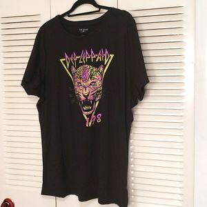 Graphic tee never worn